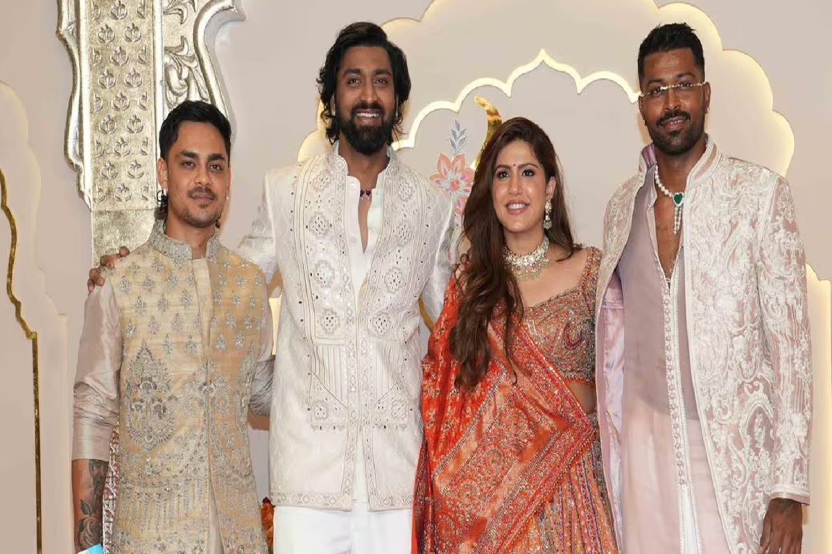 VIDEO: धोनी के साथ ईशान किशन ने लगाए ठुमके, अनंत की शादी में जमकर किया डांस