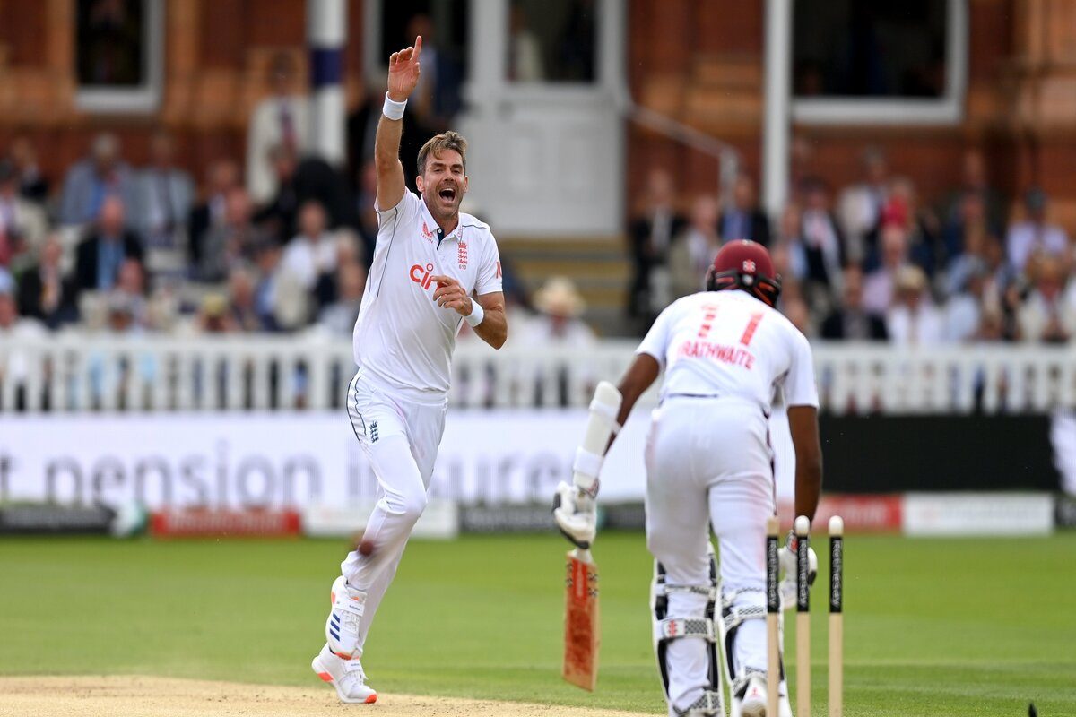 साथी से 'फाइट' में टूटी थी एंडरसन की पसली, फिर भी एशेज में लिए थे 24 विकेट