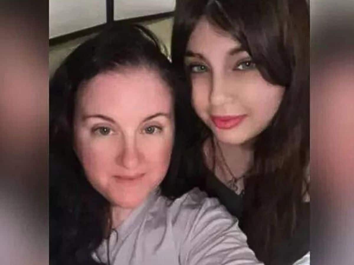 mother daughter reunite after 17 years