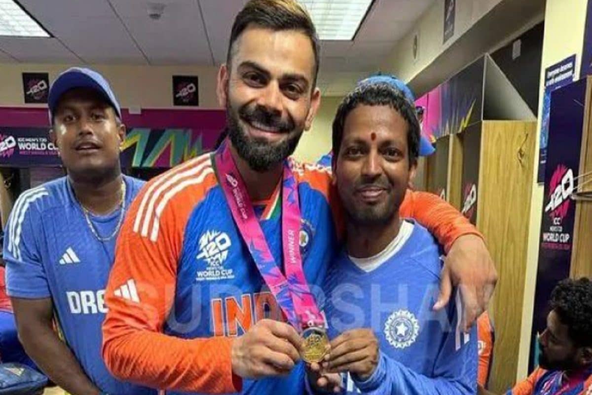 कौन है विराट कोहली के साथ ये शख्स? जीत के सेलिब्रेशन में था शामिल