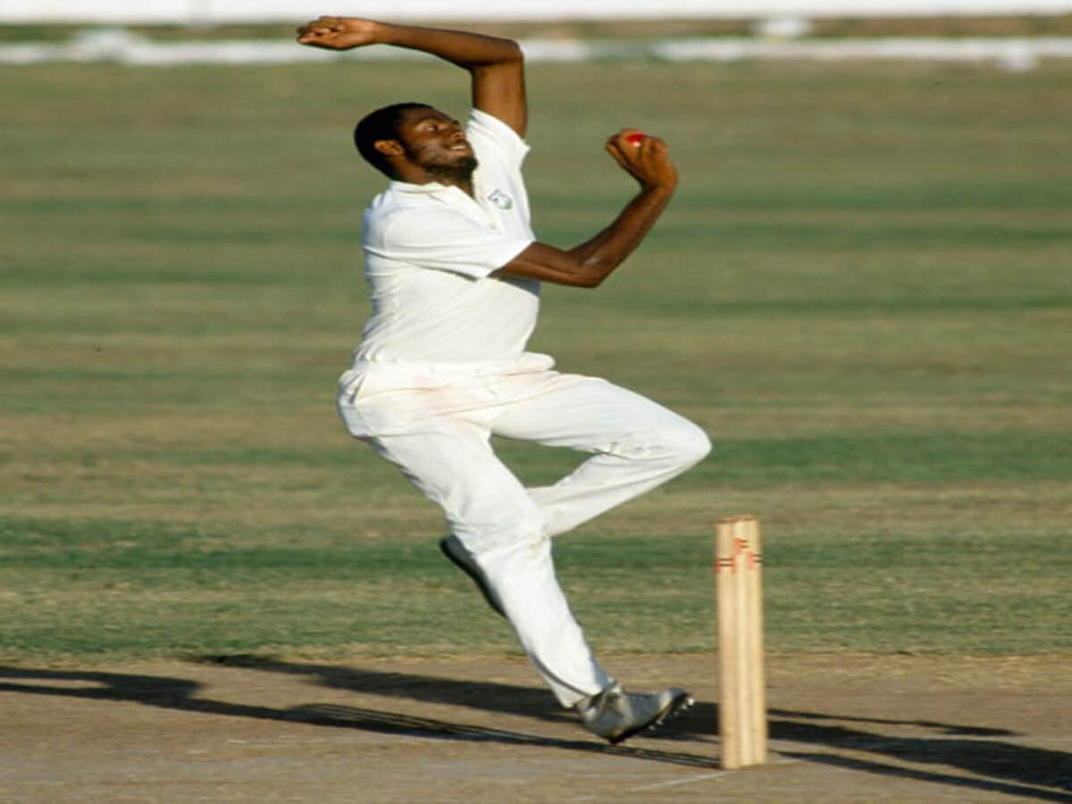 Bowler who dismissed each other for golden ducks in same Test, Kapil Dev, Azeem Hafeez, Muthiah Muralidaran, Stuart Macgill, James Anderson, Kagiso Rabada, Jason Holder, Gus Atkinson, कपिल देव, अजीम हफीज, मुरलीधरन, स्‍टुआर्ट मैकगिल, जेम्‍स एंडरसन, कगिसो रबाडा, जेसन होल्‍डर, गस एटकिंसन