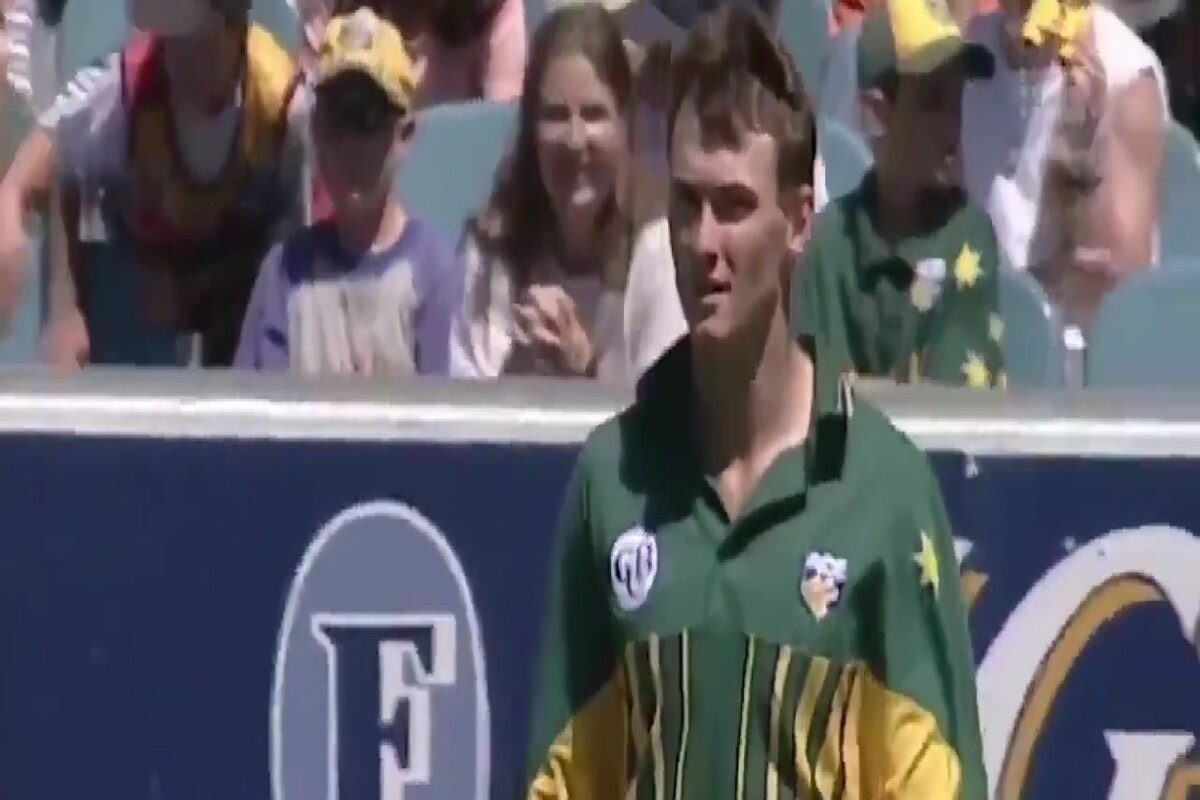 सिर्फ 12 दिन का इंटरनेशनल करियर,आखिरी ODI में हैट्रिक सहित 'पंजा' जड़ा लेकिन..