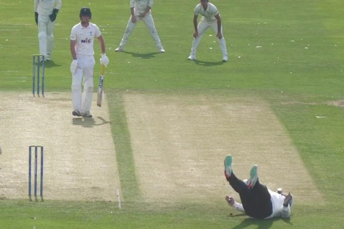 VIDEO : जब क्रिकेट मैदान पर हादसे में चोटिल हुए अंपायर, दो की तो हो चुकी मौत