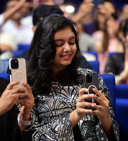 ऐश्वर्या ने SIIMA 2024 में सर्वश्रेष्ठ अभिनेत्री का क्रिटिक्स अवॉर्ड किया अपने नाम - Aishwarya wins Critics Award for Best Actress at SIIMA 2024