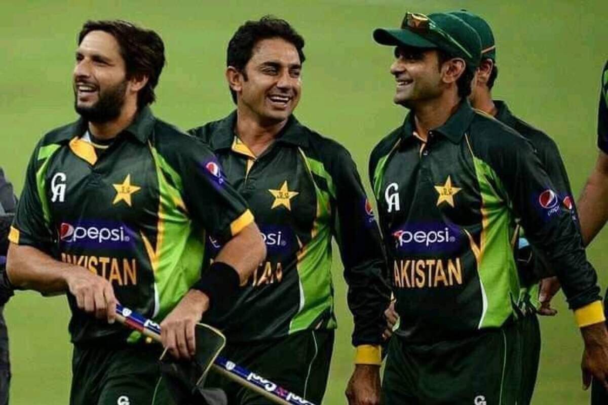 क्रिकेटर जिसने 4 बार T20I के एक ही मैच में बनाई फिफ्टी और झटके 3 विकेट