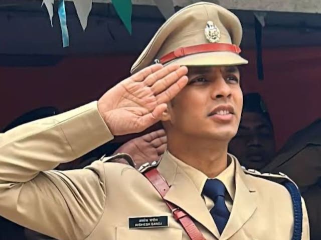 बिहार का दबंग IPS ऑफिसर, अब इस जिले में हुई पॉस्टिंग, कांपते हैं अपराधी बिहार का दबंग IPS ऑफिसर, अब इस जिले में हुई पॉस्टिंग, कांपते हैं अपराधी