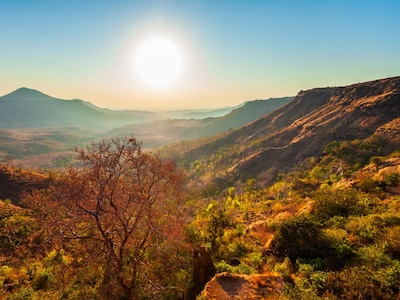 मिनी कश्‍मीर यानी पंचमढ़ी, अक्‍टूबर में पहुंचें MP के इस हिलस्‍टेशन पर,  जानें क्‍यों खास है 'सतपुड़ा की रानी' - News18 हिंदी