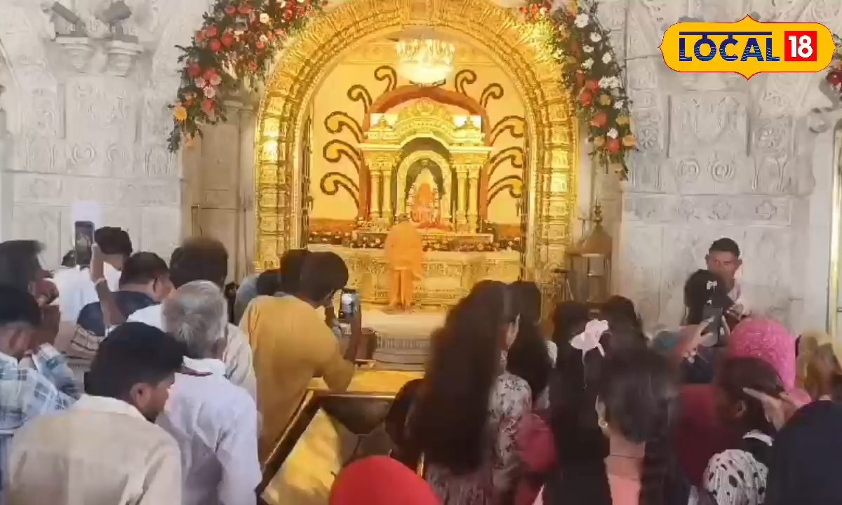 नवरात्रि: लाखों श्रद्धालु पहुंचते हैं विश्व प्रसिद्ध मां बम्लेश्वरी देवी मंदिर