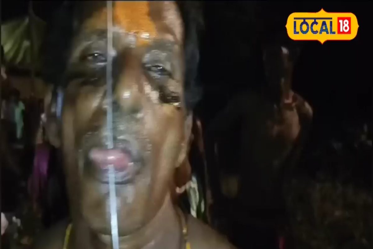 देवता के नाराज होने का भय! इस गांव के लोग नुकीले राड से शरीर में करते हैं छेद
