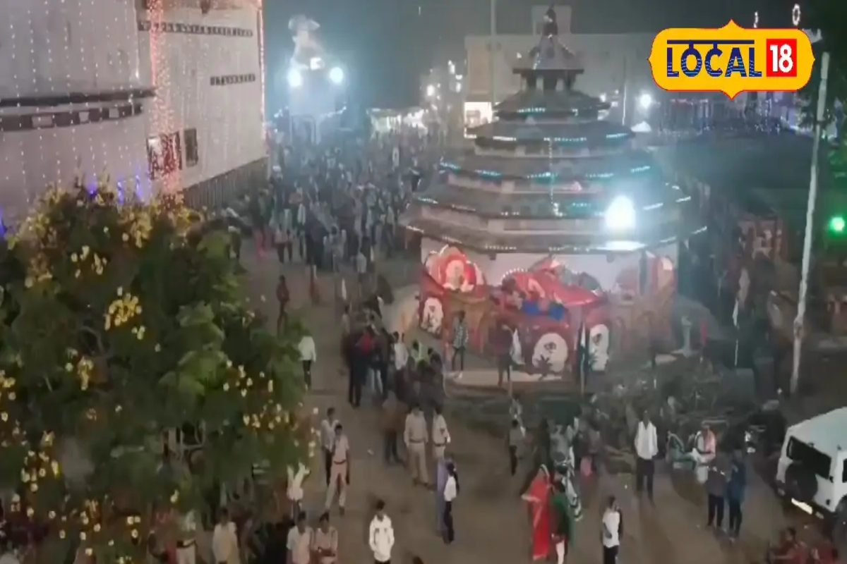 ,शरद पूर्णिमा के अवसर पर प्रतिवर्ष जनकल्याण के लिए स्वांस,दमा व अस्थमा के पीड़ितों को लगभग 30 वर्षों से दुर्लभ जड़ी बूटी एकत्रित कर पौराणिक मान्यताओं के अनुसार जड़ी बूटियां के खीर प्रसादी