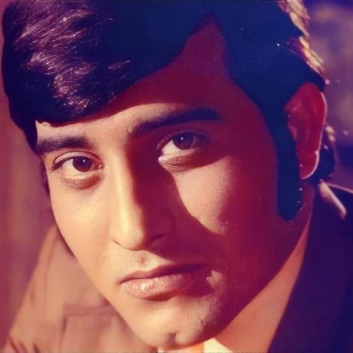 (Photo courtesy: Instagram@vinodkhanna_legendstar)