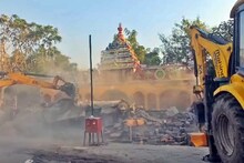 भाजपा सरकार ने मंदिर और दरगाह पर एक साथ चलाया बुलडोजर, जानें-क्या है मामला