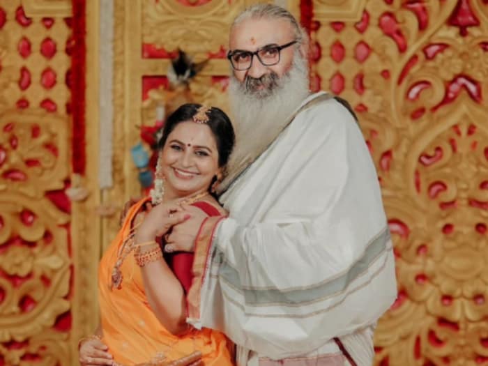 divya sreedhar kriss venugopal Wedding photo