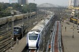 बुलेट ट्रेन के बाद अब स्लीपर वंदे भारत पर संकट, टॉयलेट बना विवाद की वजह