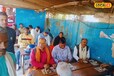 Mau News: घर या रेस्टोरेंट नहीं, बस स्टैंड से उतरते ही लोग पहुंचते हैं यहां, लाइन में करते हैं इंतजार, जानें