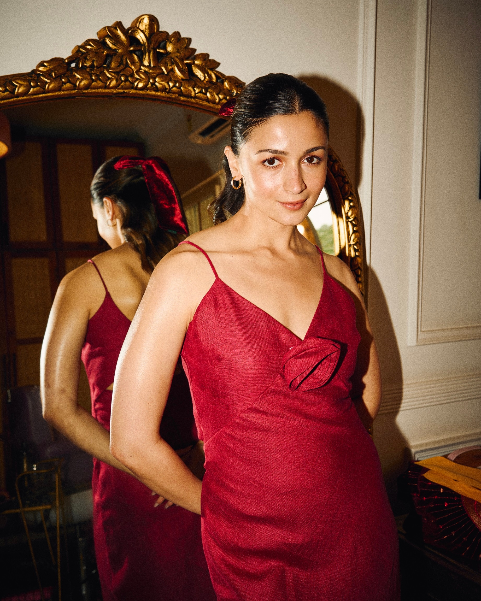 alia bhatt red christmas dress Alia Bhatt stuns in a festive red dress this Christmas, and fans can't stop  admiring her elegant and cheerful look. Perfectly capturing the holiday  spirit, her style is classy, radiant, and full