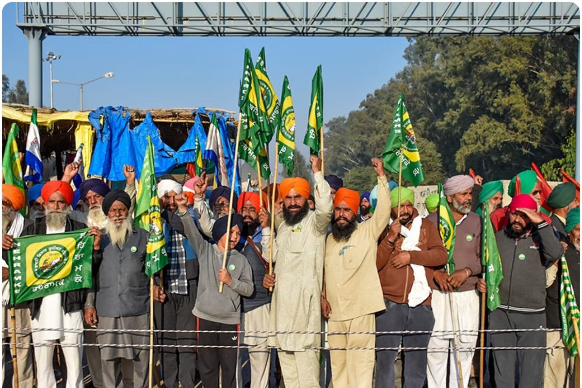 शंभू बॉर्डर पर हंगामा आंसू गैस के गोले छोड़े गए जानें चिल्ला-नोएडा के हालात