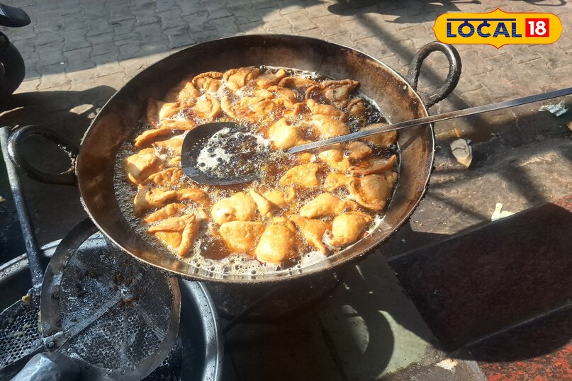 गोला नगर का मशहूर है समोसा