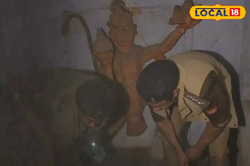 संभल में निकला मंदिर। संभल में निकला मंदिर।