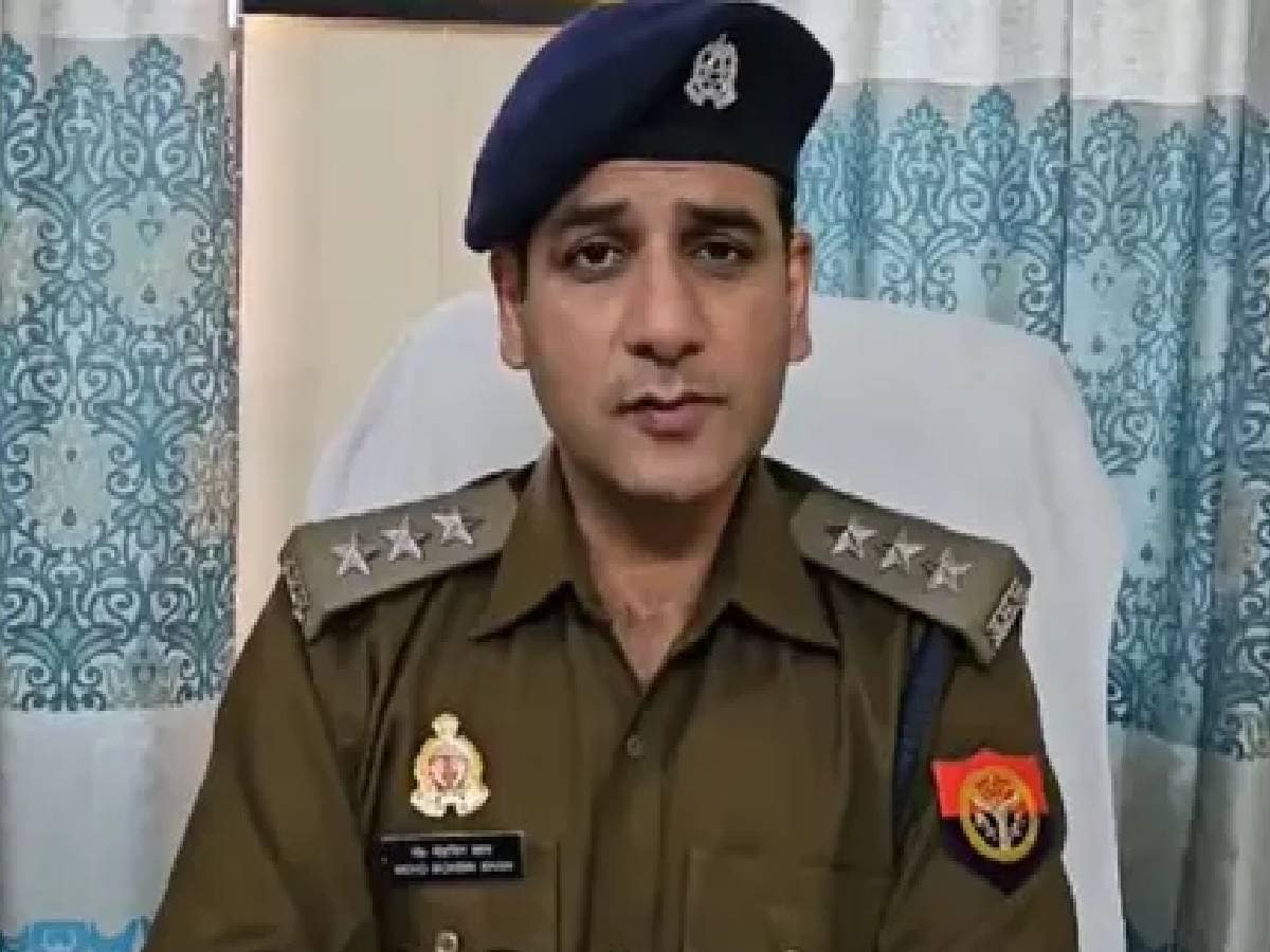 Kanpur : पीएचडी स्टूडेंट से रेप के आरोपी एसीपी मोहसिन खान पर गिरी गाज, जांच  के लिए SIT गठित - Big action taken Kanpur acp mohsin khan accused of kanpur  IIT phd