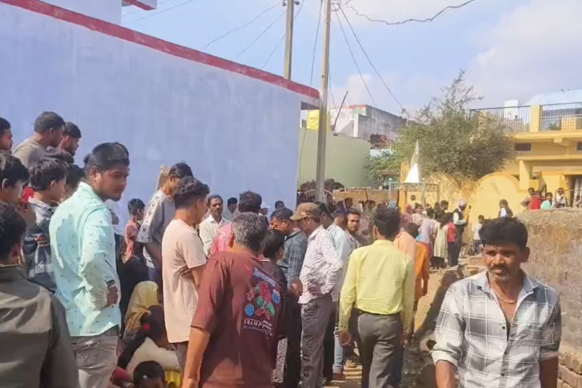 Chhattisgarh: राजनांदगांव में मिलीं 3 अधजली लाशें, पूरा का पूरा परिवार खत्म