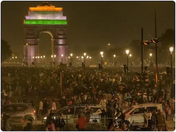 4 लाख दिल्लीवालों की भरेगी झोली, सैलरी में होगा इजाफा, केंद्र ने खेला ऐसा दांव