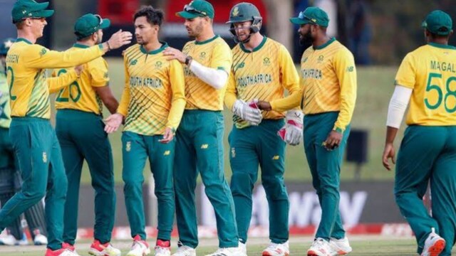 चैंपियंस ट्रॉफी से पहले इस टीम के 9 पेसर हो गए चोटिल, कैसे हो बेड़ा पार