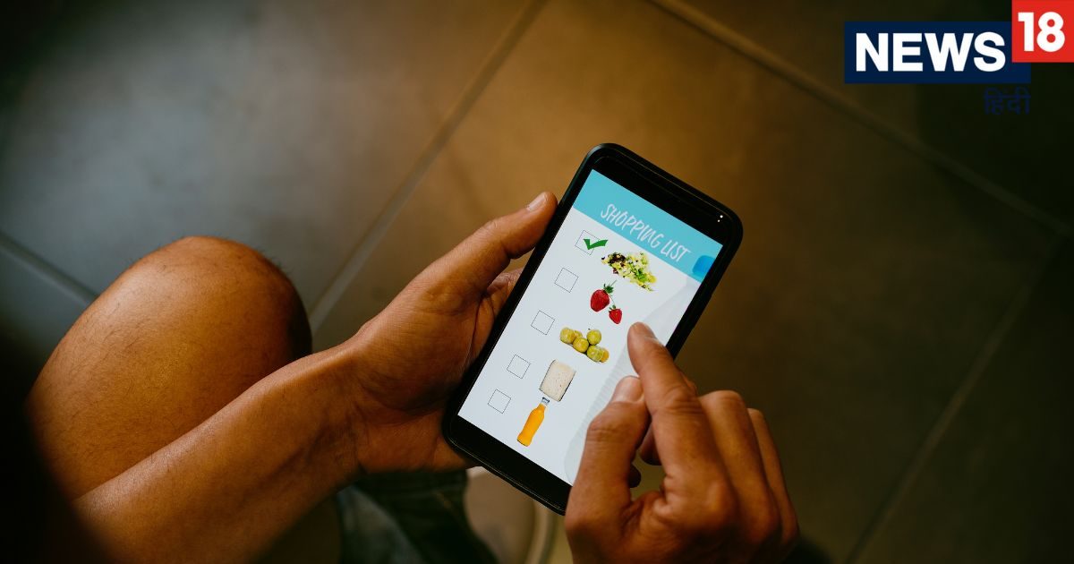 आप भी टॉयलेट में ले जाते हैं मोबाइल, खुद ही कर रहे हैं अपने इस ग्रह को पीड़ित! आज ही बदलें ये आदत नहीं तो होगा बड़ा नुकसान