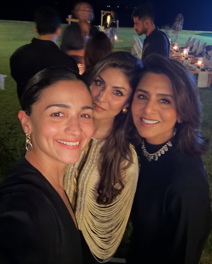 (Photo courtesy: Instagram@aliaabhatt)