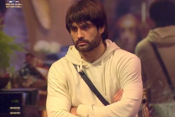 War broke out between Vivian and Chum in Bigg Boss 18, who got the ticket for the finale week? War broke out between Vivian and Chum in Bigg Boss 18, who got the ticket for the finale week?