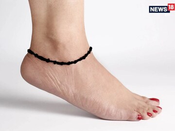 क्या बुरी नजर से बचाता है काला धागा या शनि के दोष को करता है कम!