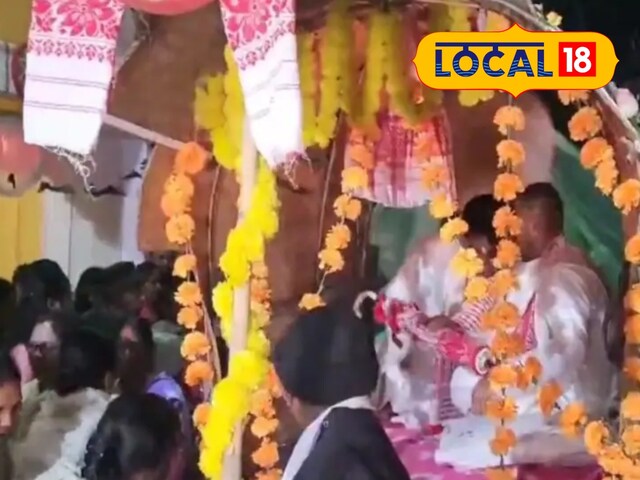 मर्सिडीज नहीं बैलगाड़ी पर निकला दूल्हा!इस अनोखी शादी की हर जगह हो रही चर्चा मर्सिडीज नहीं बैलगाड़ी पर निकला दूल्हा!इस अनोखी शादी की हर जगह हो रही चर्चा