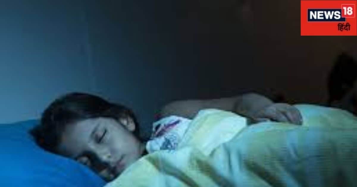 Sleeping Vastu Tips : वास्तु शास्त्र के अनुसार सोने के नियम, जिससे खत्म होंगी बीमारी और परेशानियां