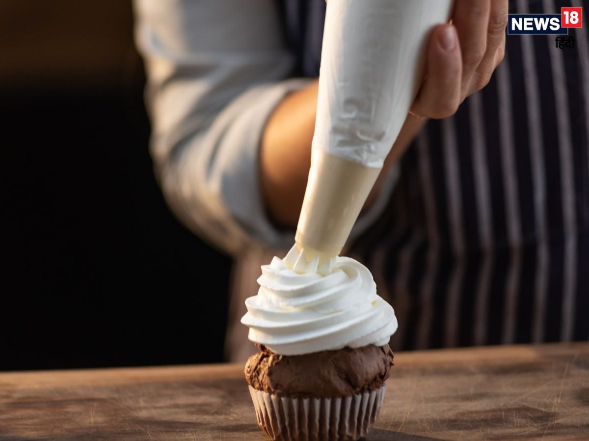 National Whipped Cream Day: वजन बढ़ने के डर से नहीं खाते व्हिप्ड क्रीम? इस एयर बबल फूड में नहीं होती कैलोरी, वीगन व्हिप्ड क्रीम को टेंशन फ्री खाएं National Whipped Cream Day: वजन बढ़ने के डर से नहीं खाते व्हिप्ड क्रीम? इस एयर बबल फूड में नहीं होती कैलोरी, वीगन व्हिप्ड क्रीम को टेंशन फ्री खाएं