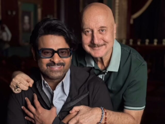 अनुपम खेर ने किया 544वीं फिल्म का ऐलान, साउथ सुपरस्टार प्रभास संग आएंगे नजर