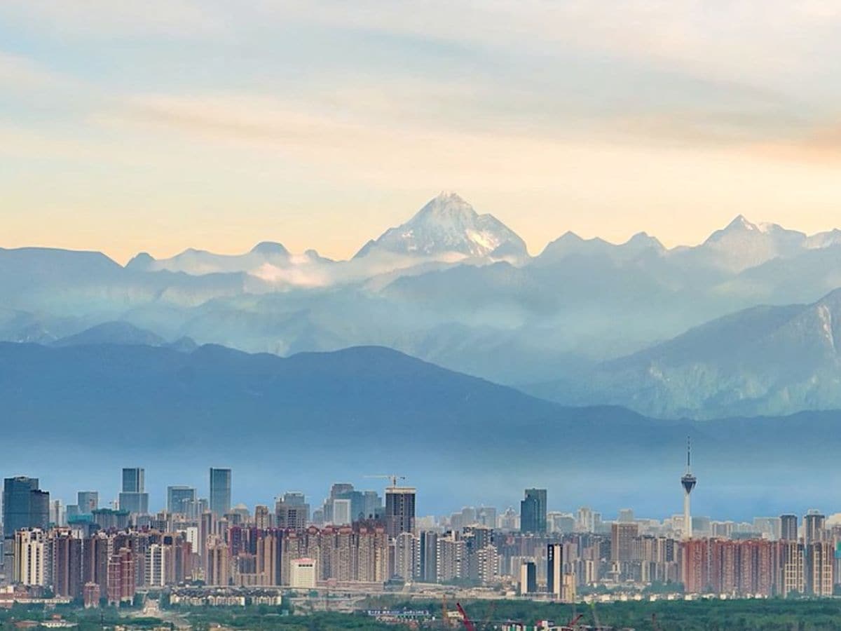Fake Snow, नकली बर्फ, Tourist Attraction, पर्यटक आकर्षण, Chengdu, चेंगदू, Sichuan Province, सिचुआन प्रांत, weird news, bizarre news, shocking news, world, अजब गजब, अजीबोगरीब खबर, जरा हटके,