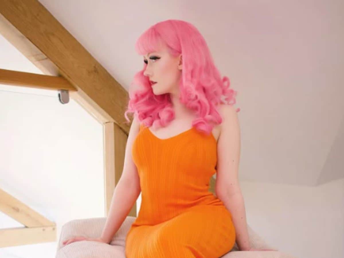 Online Money Making, ऑनलाइन पैसा कमाना, Social Media Earnings, सोशल मीडिया कमाई, Content Creator Income, कंटेंट क्रिएटर आय, weird news, bizarre news, shocking news, world, अजब गजब, अजीबोगरीब खबर, जरा हटके, 