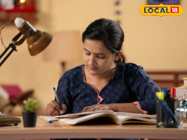 अंग्रेजी का ये मॉडल सेट से बोर्ड स्टूडेंट्स की नैया लगेगी पार, आज ही करें हल अंग्रेजी का ये मॉडल सेट से बोर्ड स्टूडेंट्स की नैया लगेगी पार, आज ही करें हल