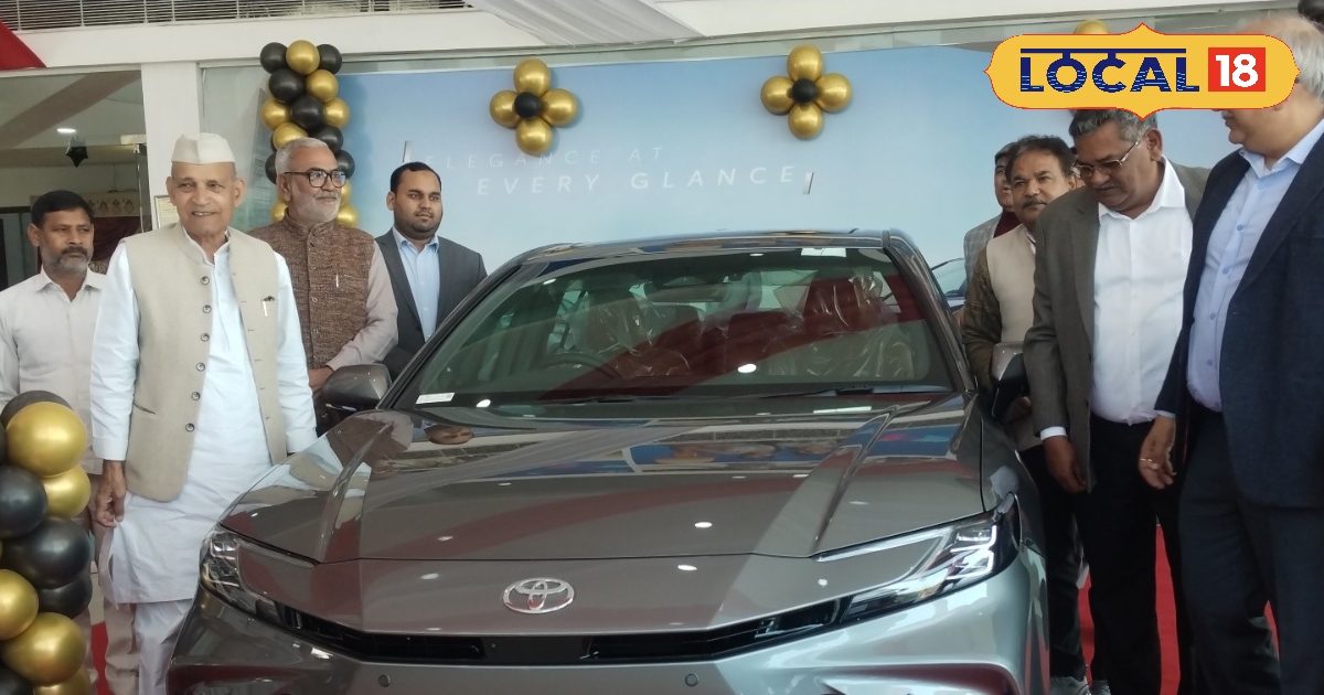 Now you will be able to buy in Meerut, Toyota's Camry Hybrid Electric Car