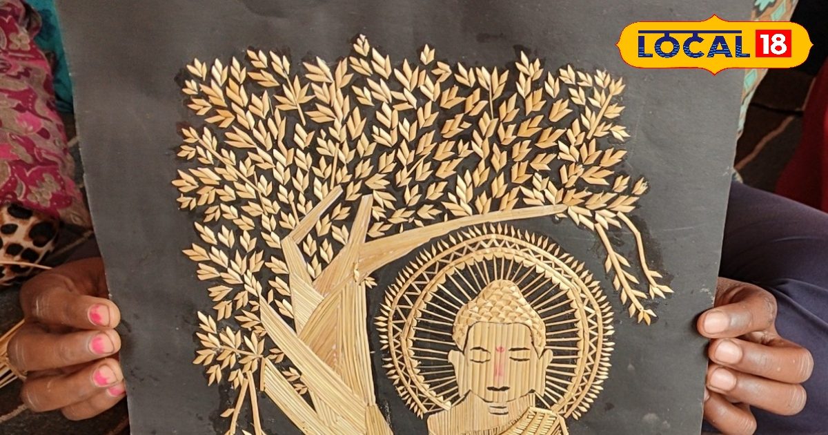 छपरा के जीविका दीदी प्रशिक्षण लेकर बना रही है सिक्की घास से आकर्षक चित्र