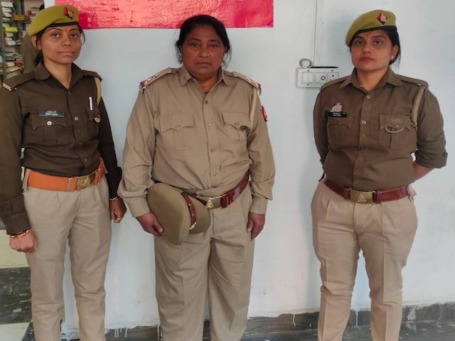‘महिला दरोगा हूं…’ वर्दी में चेकिंग में जुटी थी महिला, नेम प्लेट देखते ही सन्न रह गई पुलिस ‘महिला दरोगा हूं…’ वर्दी में चेकिंग में जुटी थी महिला, नेम प्लेट देखते ही सन्न रह गई पुलिस