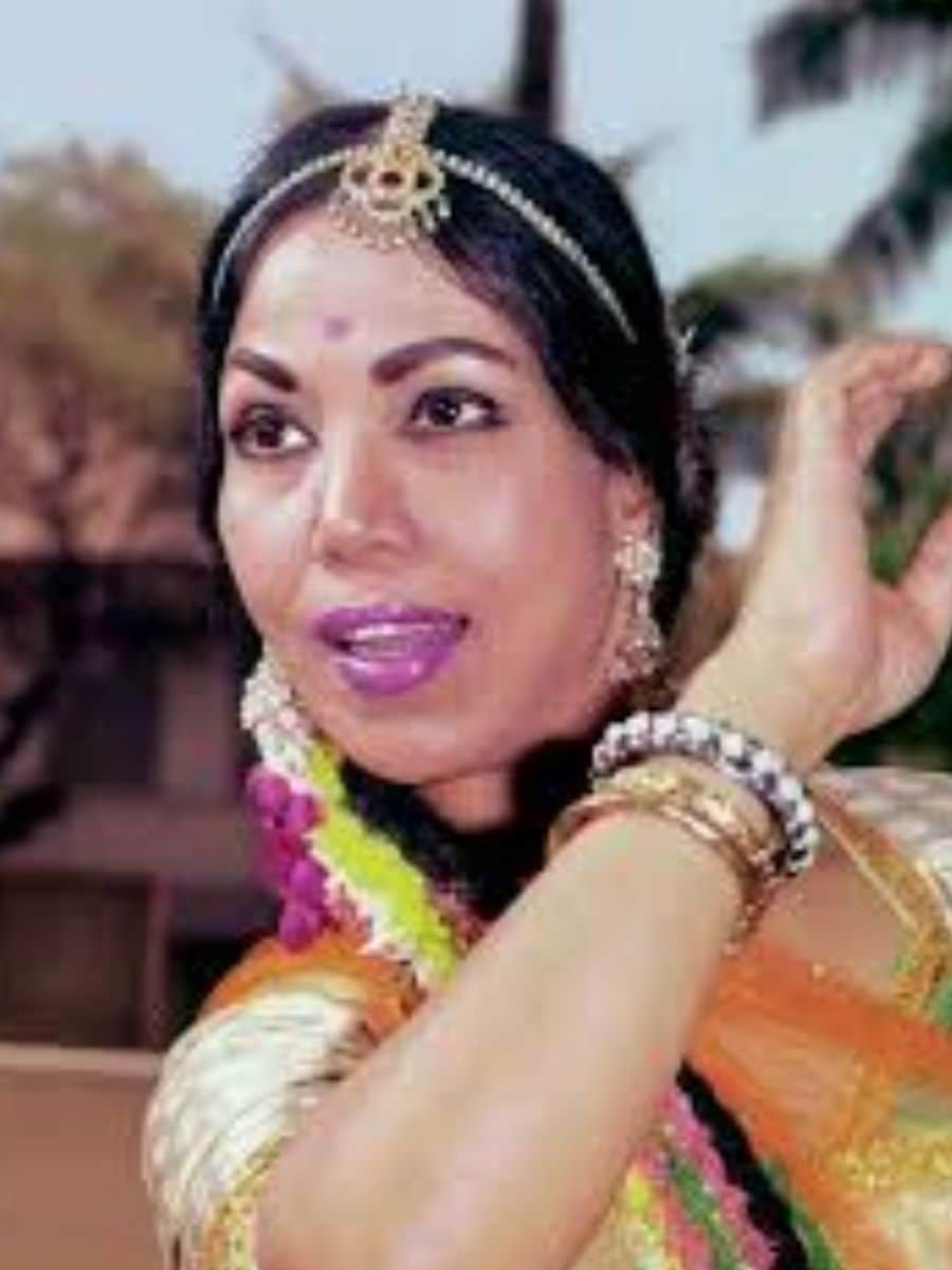 Sitara devi, first bollywood dancer sitara devi, Sitara devi dancer, Sitara devi google doodle, Sitara devi k asif, Sitara devi kathak, Sitara devi first husband, Sitara devi abandon Ooks, k. Asif Director Wife Sitara Devi, K. Asif Sitara Devi, Sitara Devi Family, Sitara Devi, Sitara Devi's films Kaun Hai Fast Dancer of Bollywood