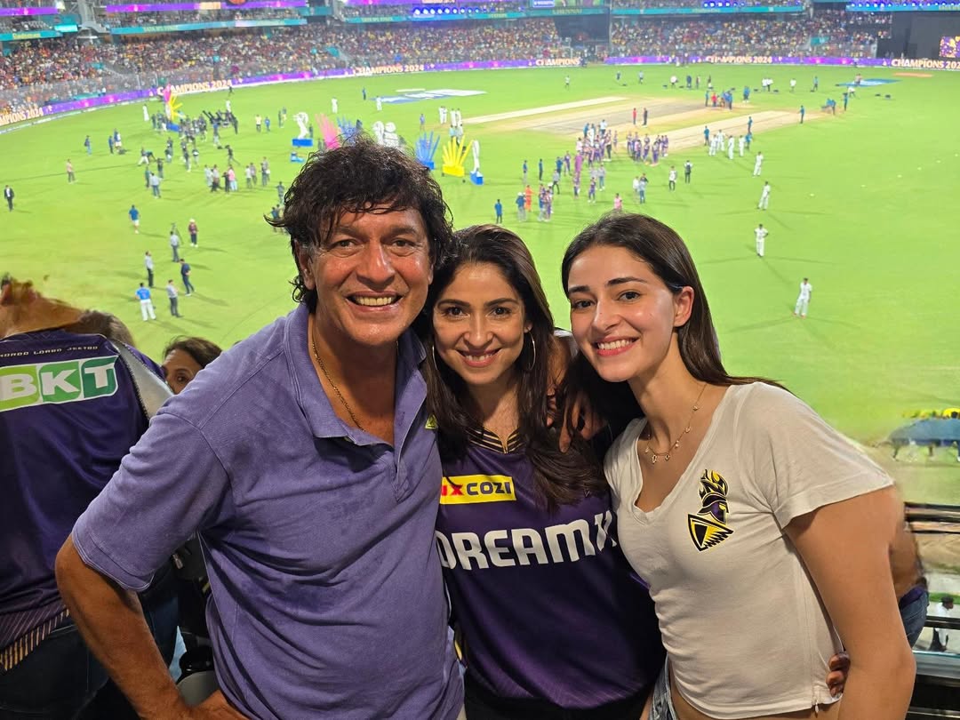 Chunky Pandey, Chunky Pandey News, Chunky Pandey became boy after 2 years of birth, Chunky Pandey buys clothes from women section for himself, Ananya Pandey steals his fathers shirts, Chunky Pandey age, Chunky Pandey influence his fashion, चंकी पांडे, चंकी पांडे जन्म के 2 साल बाद बने लड़का, अनन्या पांडे