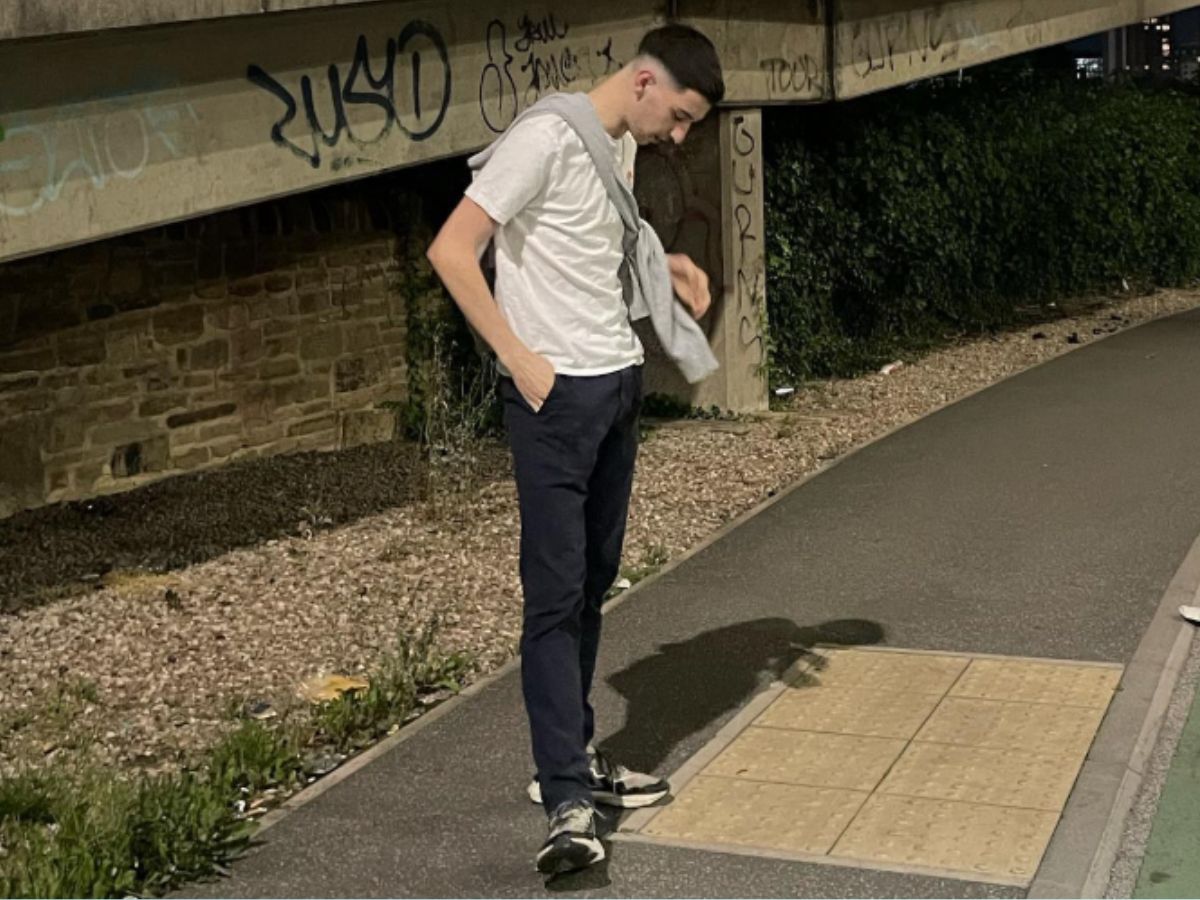 Social Media Sensation, सोशल मीडिया सनसनी, Viral Videos, वायरल वीडियो, Pain Endurance, दर्द सहन करना, TikTok Stunts, टिकटॉक स्टंट्स, weird news, bizarre news, shocking news, world, अजब गजब, अजीबोगरीब खबर, जरा हटके,