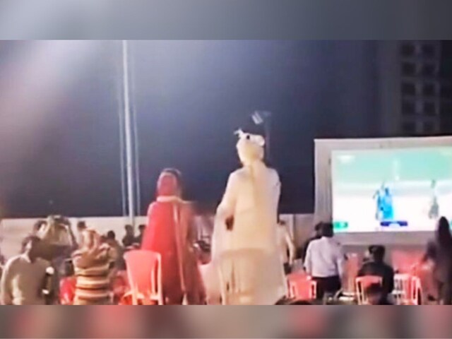 'शादी रुक सकती है, विराट की सेंचुरी नहीं', दूल्हा-दुल्हन ने रोक दीं रस्में!