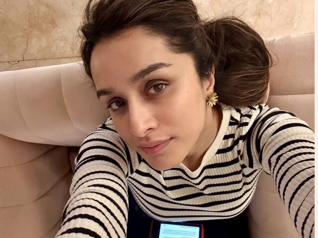 कौन है जो बदल रहा गिरगिट की तरह रंग...?, श्रद्धा कपूर ने मारा ऐसा ताना