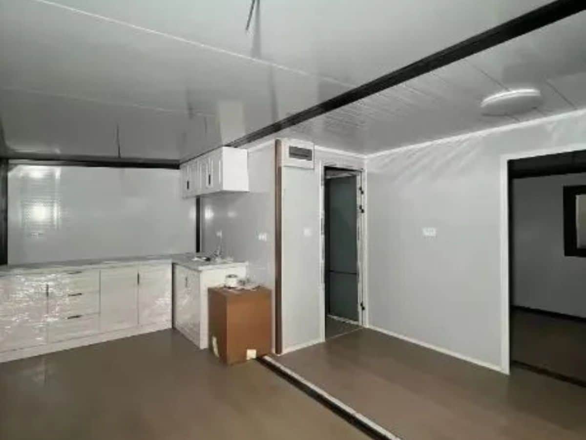 2-room-house-sell-online-1-2025-03-f907c110de2420b70aeebca289b75b21 The house of 2 rooms is being sold online, the perfect for small families, knowing the price will order immediately!