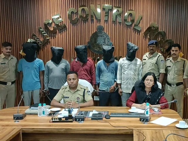 Betul News: जिसने नग्न कर पीटा था…, जंगल में मिली खोपड़ी ने उगला राज, 7 युवक अरेस्ट Betul News: जिसने नग्न कर पीटा था…, जंगल में मिली खोपड़ी ने उगला राज, 7 युवक अरेस्ट