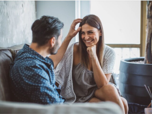 Age-Gap-Relationship-Older-Woman-Younger-Man-Toyboy-Romance-Love-Beyond-Age-Inheritance-Concerns-2025-03-47545d91175e0b556a6b86cb560c957b Unique love story of 70 -year -old woman and 30 -year -old surfer in Spain
