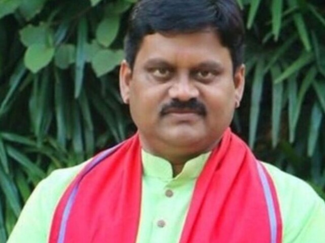 Ranchi Crime News: होटल में बैठ कर गेम खेल रहे थे, तभी होने लगी ताबड़तोड़ फायरिंग, रांची में भाजपा नेता अनिल टाइगर की दिनदहाड़े गोली मारकर हत्या ...